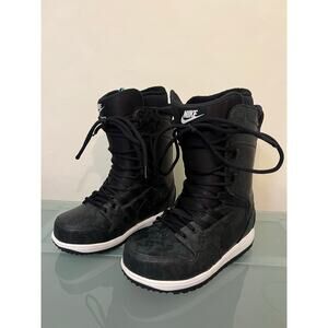 Rare! Nike Vapen snowboard boots women’s 8.5 black rose lace snakeskin camo 2010